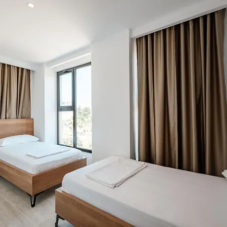 En Ad Hotel