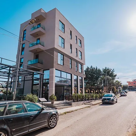 Hotel Enad 4*