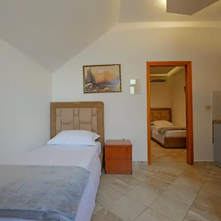 Hotel En Ad Ksamil