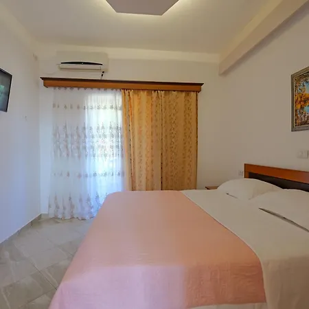 En Ad Hotel 3*