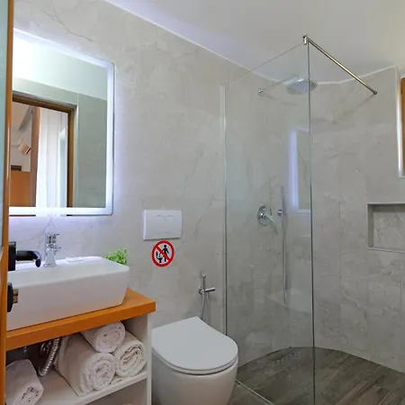 Hotel En Ad Ksamil